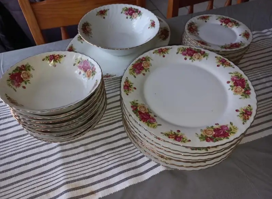 ENGLISH ROSE TEA SET