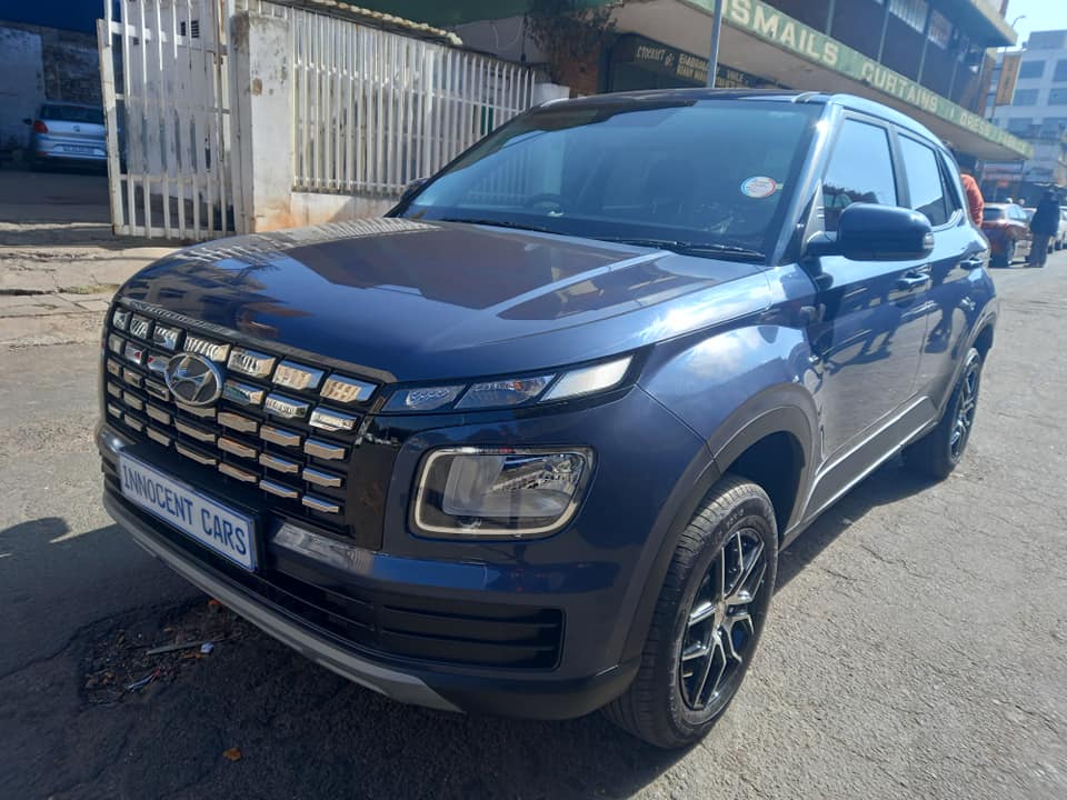 2023 HYUNDAI VENUE 1.2 PETROL ENGINE, PETROL, MANUAL, 5000KM,  BLUE COLOR