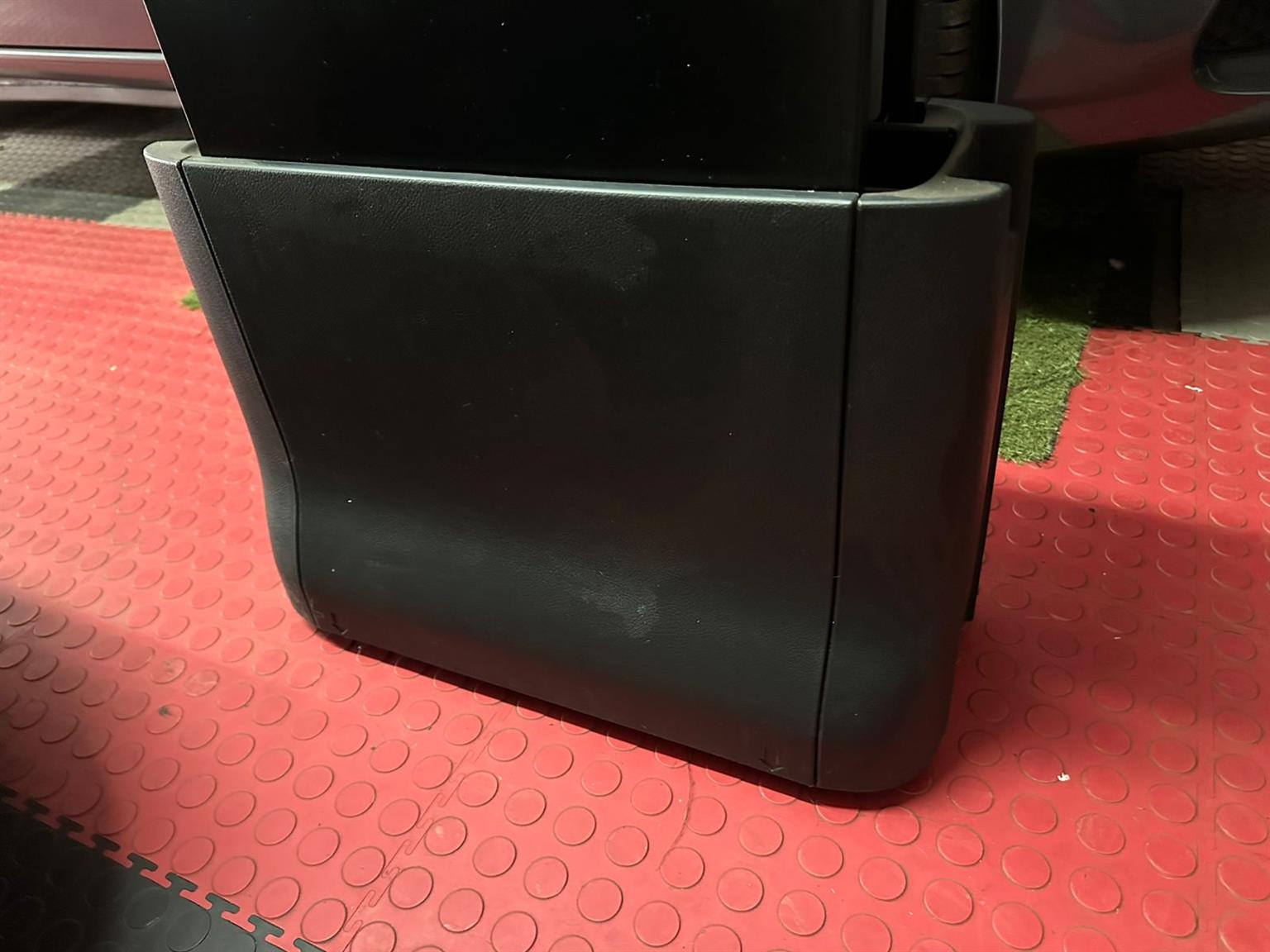 Mercedes W447 V-Class Center Console with Fridge – Luxury Upgrade
