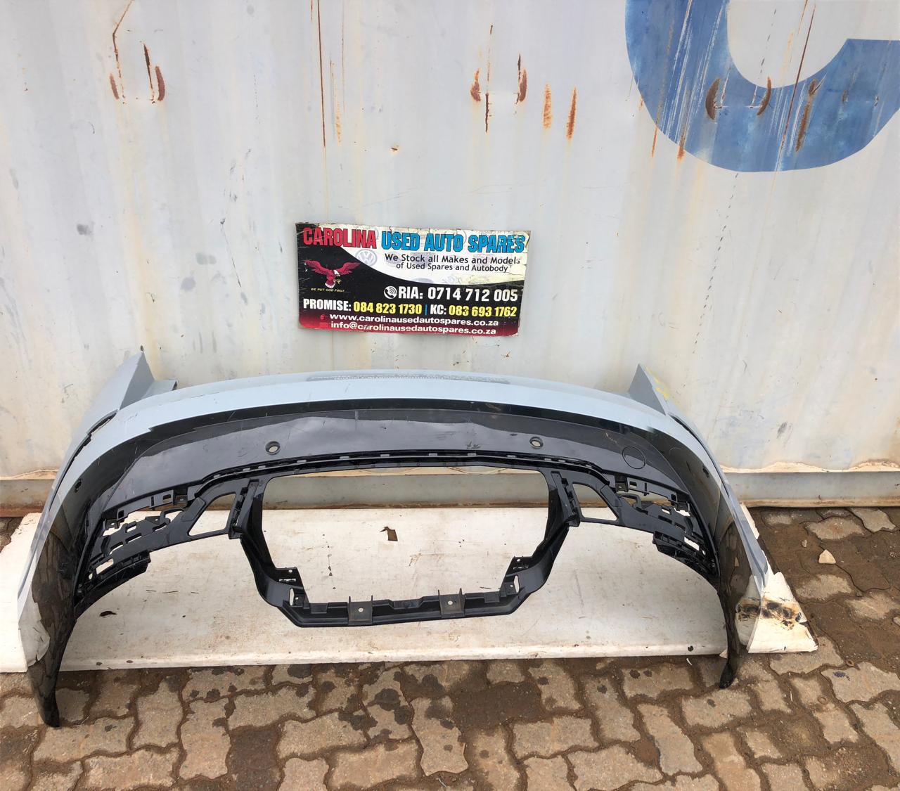 Range Rover Velar SE L560 rear/back bumper with diffuser - Private Seller Range Rover Velar SE L560 rear/back bumper with diffuser - Private Seller