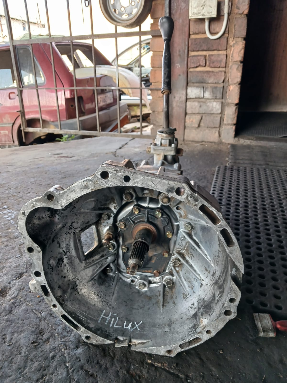 TOYOTA HILUX 5 SPEED GEARBOX FOR SALE