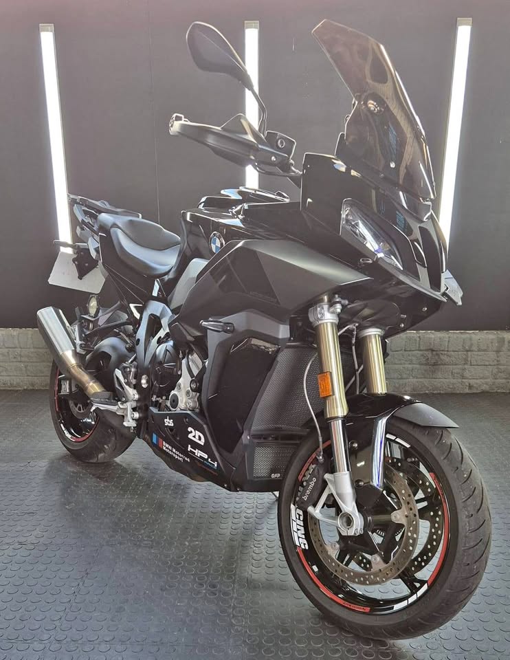 2023 BMW S1000XR  5000KM - Private Seller