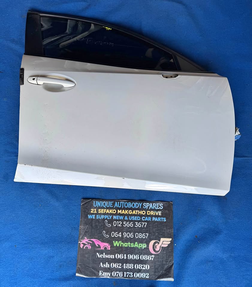 Mazda 3 Right Front Complete Door - Private Seller Mazda 3 Right Front Complete Door - Private Seller