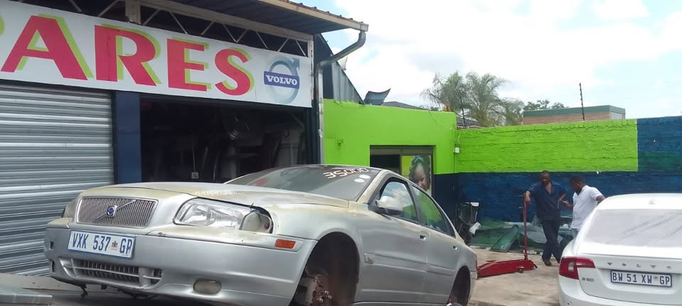 Volvo S80 T6 2004 Stripping for Spares. Engine, Automatic Gearbox and all Front Parts Available - Private Seller Volvo S80 T6 2004 Stripping for Spares. Engine, Automatic Gearbox and all Front Parts Available - Private Seller