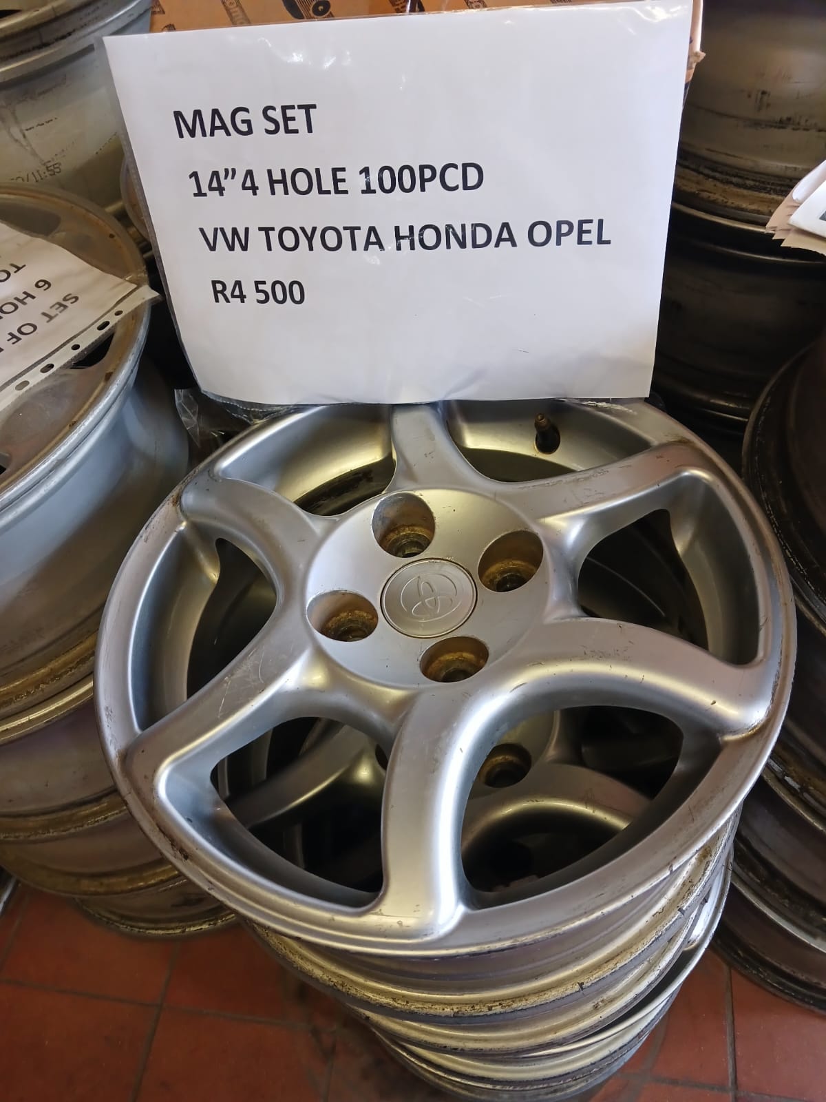 MAG SET 14 INCH 4 HOLE 100 PCD FOR SALEVW TOYOTA HONDA OPEL FOR SALE