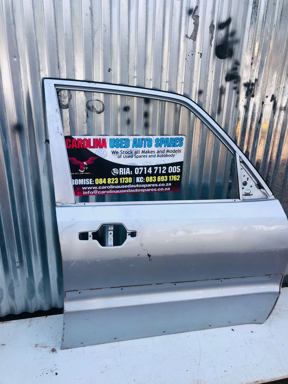 Mitsubishi Pajero Right Side Front Door - Private Seller Mitsubishi Pajero Right Side Front Door - Private Seller