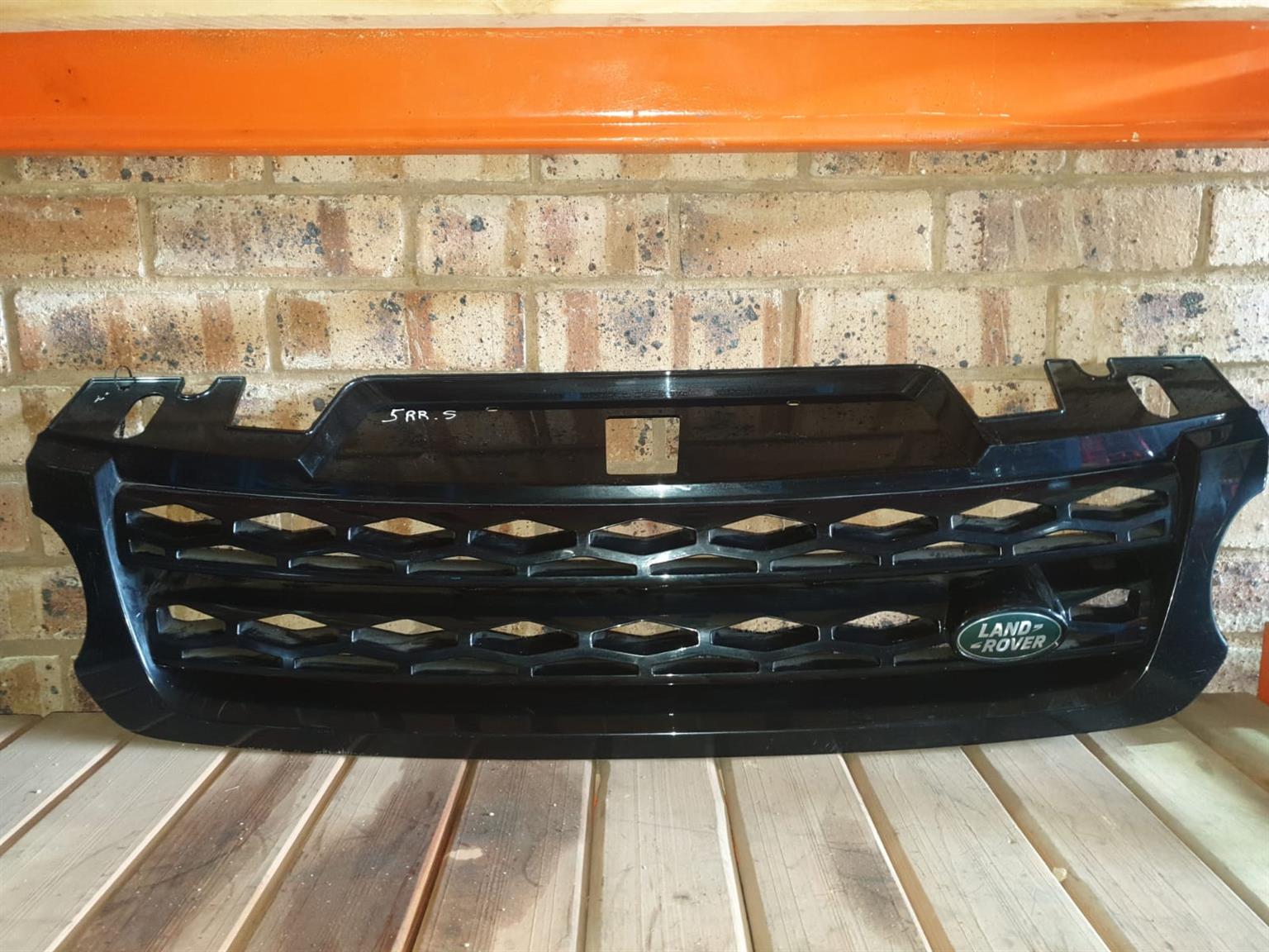 2010 Range Rover Sport Used Original Radiator Grille For Sale 2010 Range Rover Sport Used Original Radiator Grille For Sale