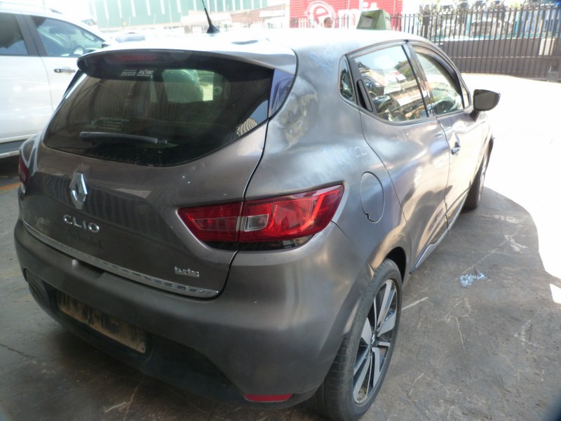 Renault Clio IV 900T Expression Manual H4B - 2016 SPARESBOYZ STRIPPING FOR SPARE - Private Seller