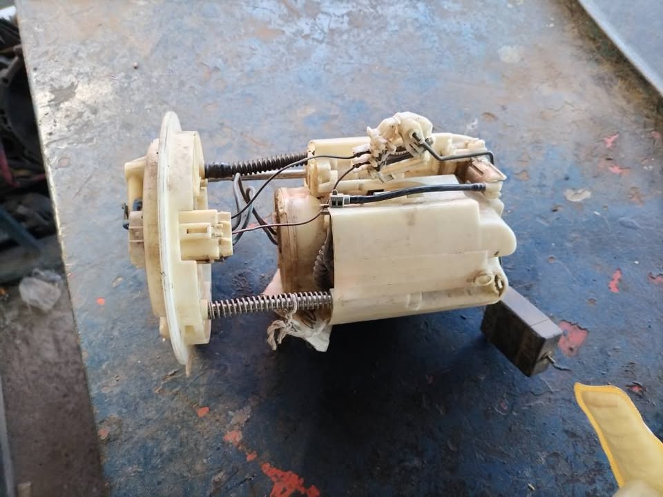 Dodge caliber fuel pump - Private Seller