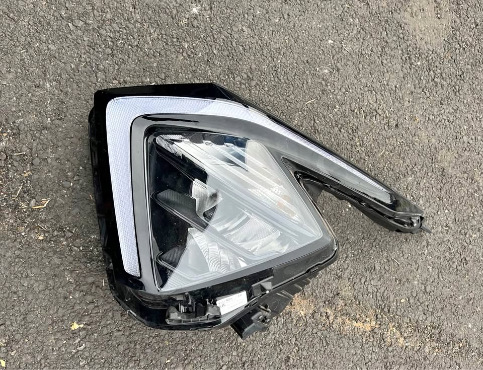 Kia Sportage LED Headlight 2022/24 - Private Seller Kia Sportage LED Headlight 2022/24 - Private Seller