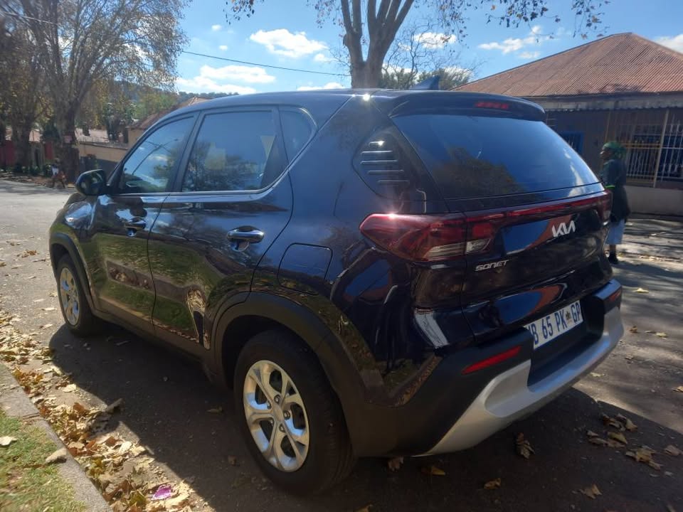 2023 Kia Sonet 1.5 Petrol, Automatic, Blue, Service book, 36000kms Reverse Camera.