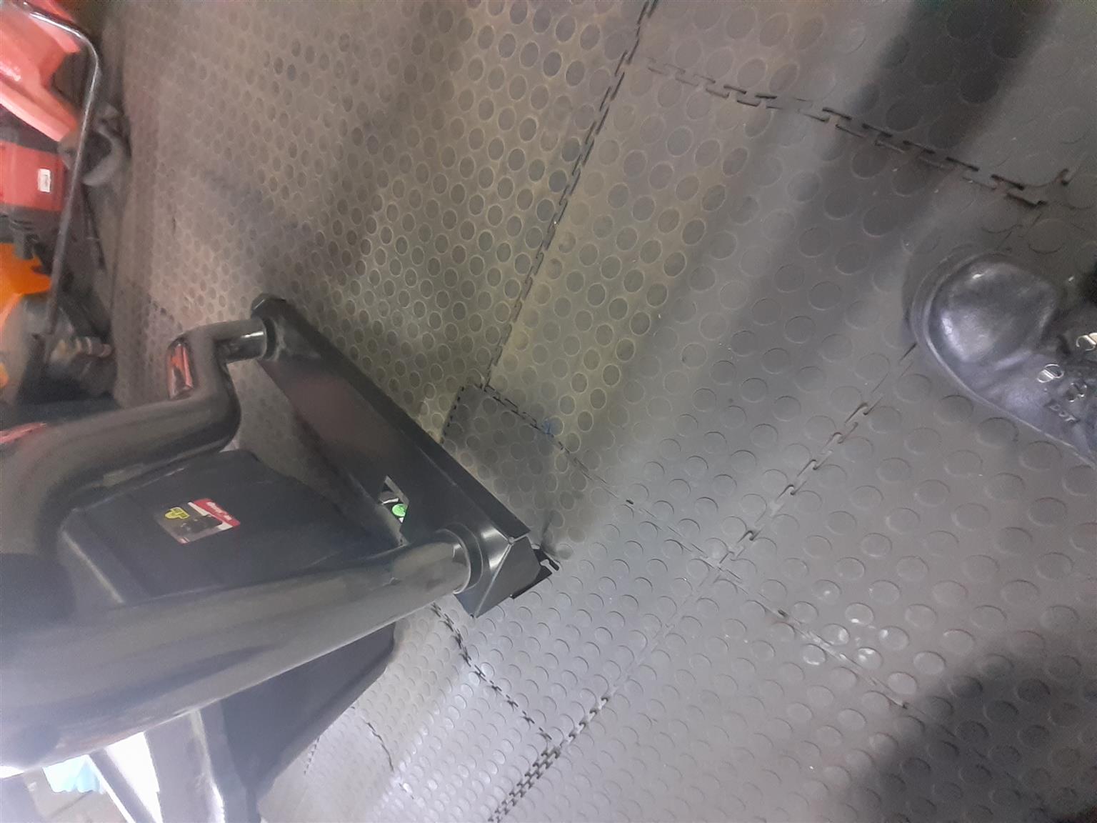 Izuzu v cross sports bar R8500 - Private Seller