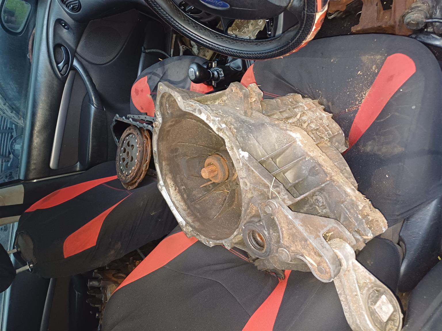Ford focus 1.8 tdci for repairs or spares.all paper work in order.head recently