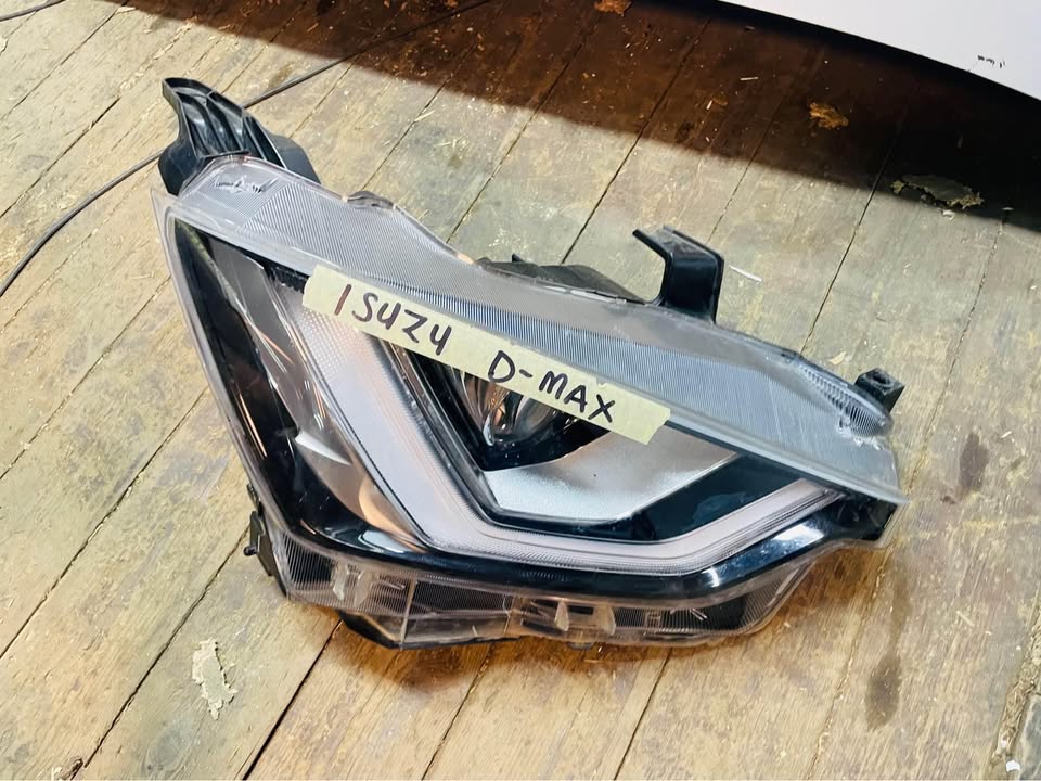 Isuzu D-Max LED headlight - Private Seller Isuzu D-Max LED headlight - Private Seller