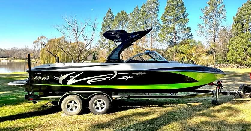 24ft Tige Wakeboard & Surf Boat