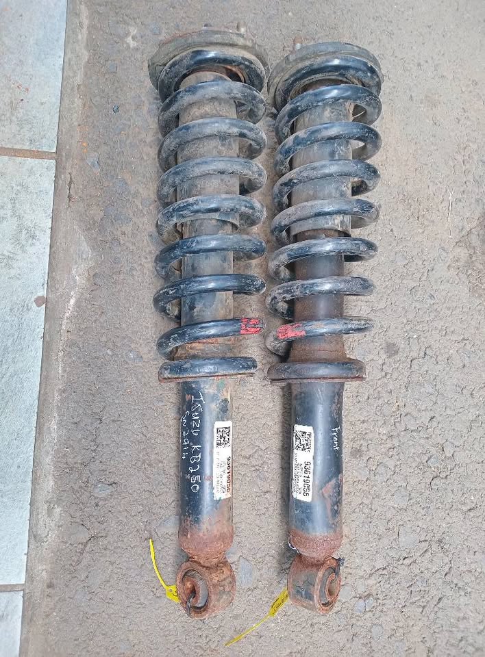 2016 Isuzu KB250 D-max front shock n spring for sale WhatsApp or cell - Private Seller