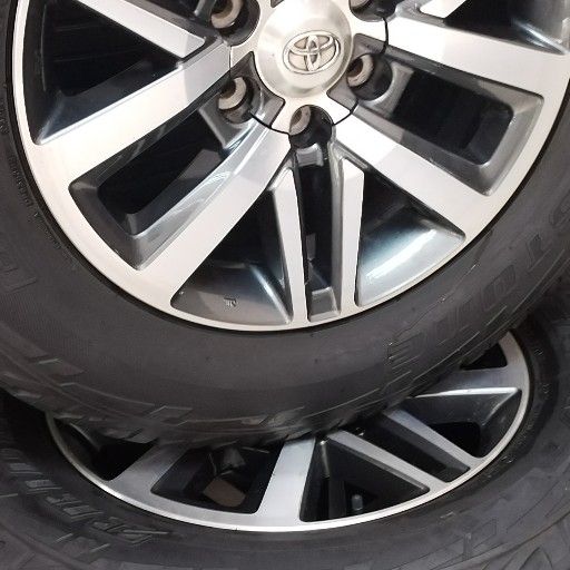 Toyota Fortuner OEM rims and Bridgestone A/T