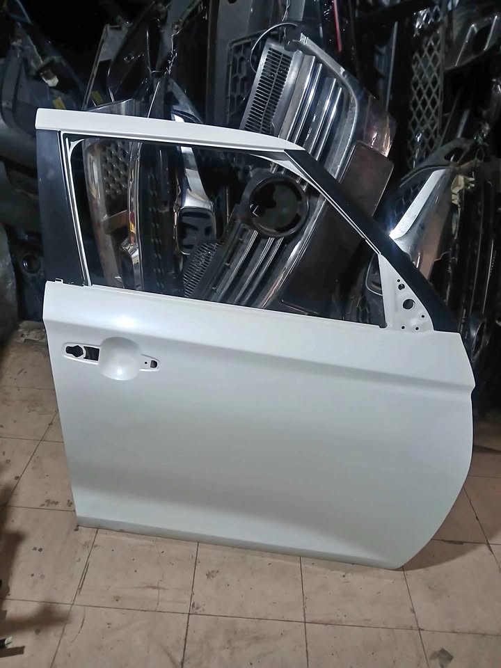 Suzuki swift door - Private Seller Suzuki swift door - Private Seller