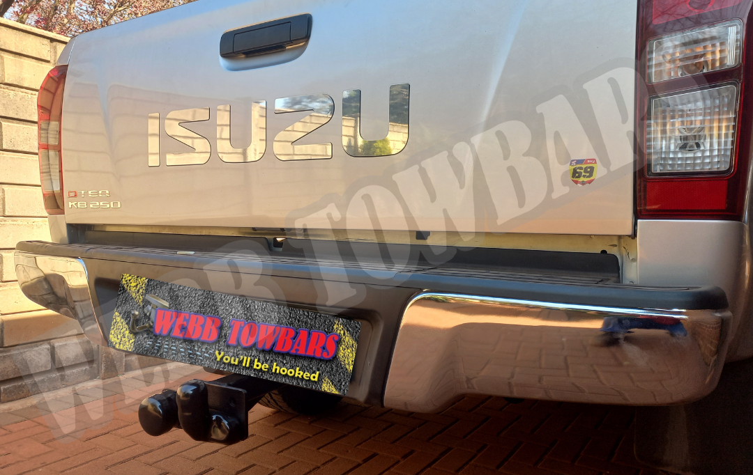 Isuzu D-TEQ KB Standard/Detachable Towbars - Private Seller Isuzu D-TEQ KB Standard/Detachable Towbars - Private Seller