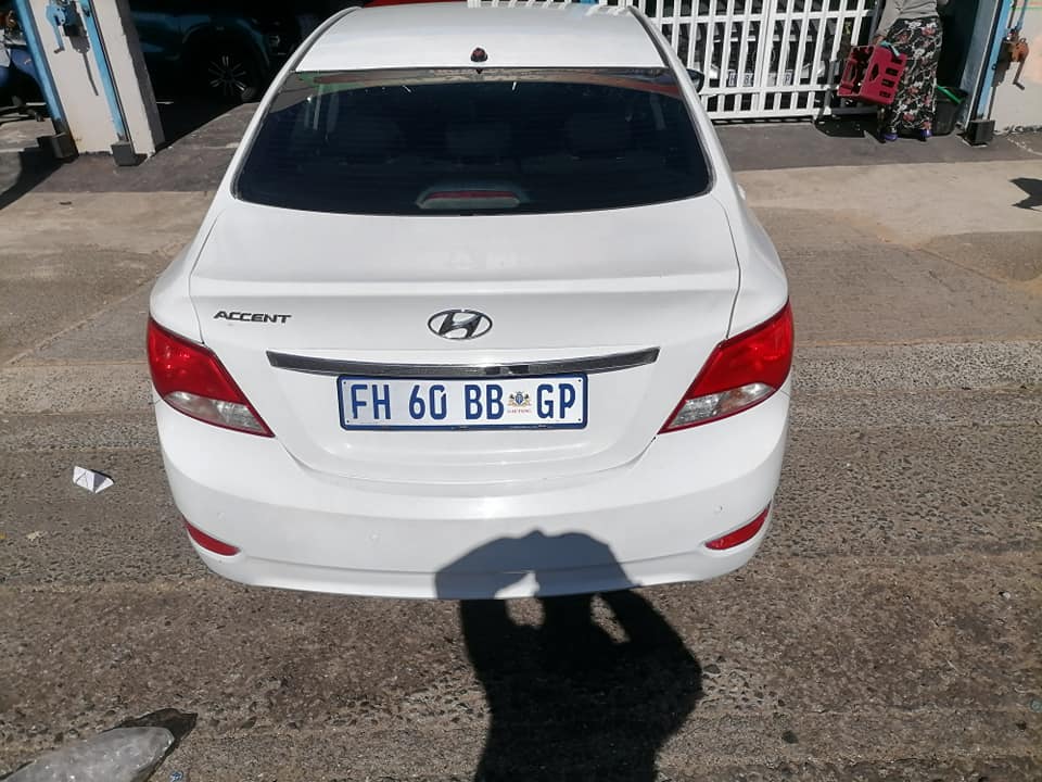 2016 Hyundai Accent 1.6 Sedan Automatic with a Nice interior seat