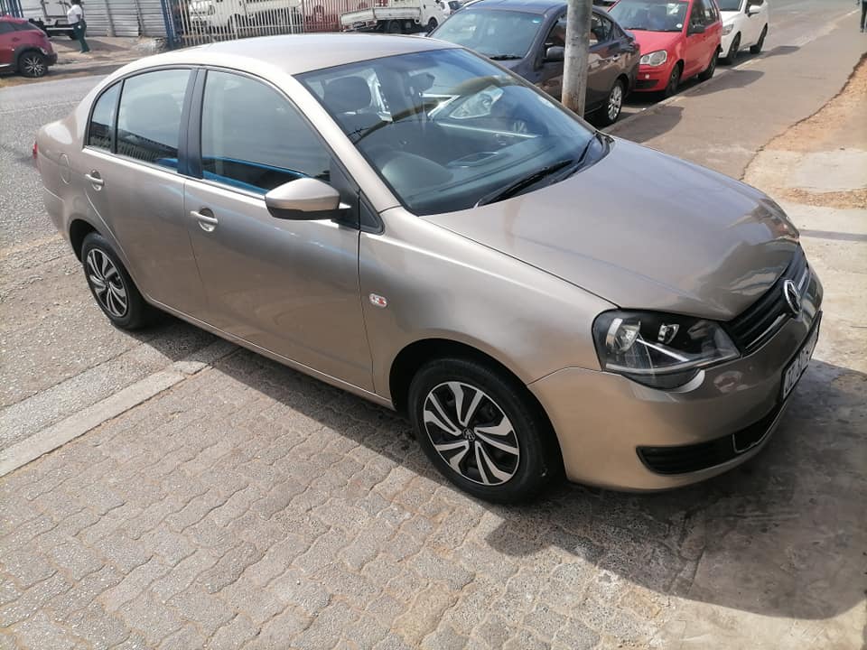 2016 Volkswagen polo vivo 1.4 Sedan Comfortline with a nice interior seat