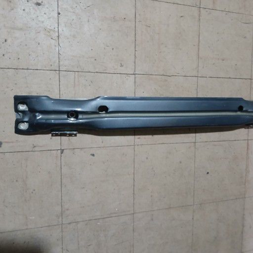 Volvo v40 stiffener - Private Seller Volvo v40 stiffener - Private Seller