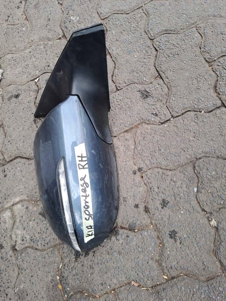 Nissan Qashqai side mirror Right side - Private Seller Nissan Qashqai side mirror Right side - Private Seller