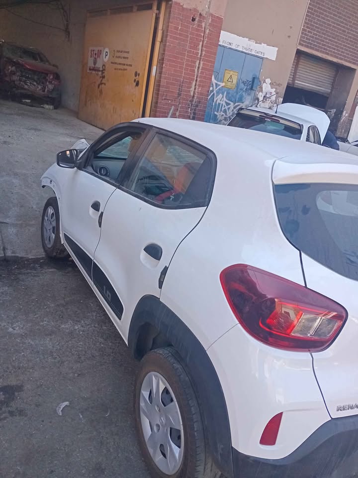 Renault kwid 2022 2023 to 2024 for stripping 1.0 engine - Private Seller