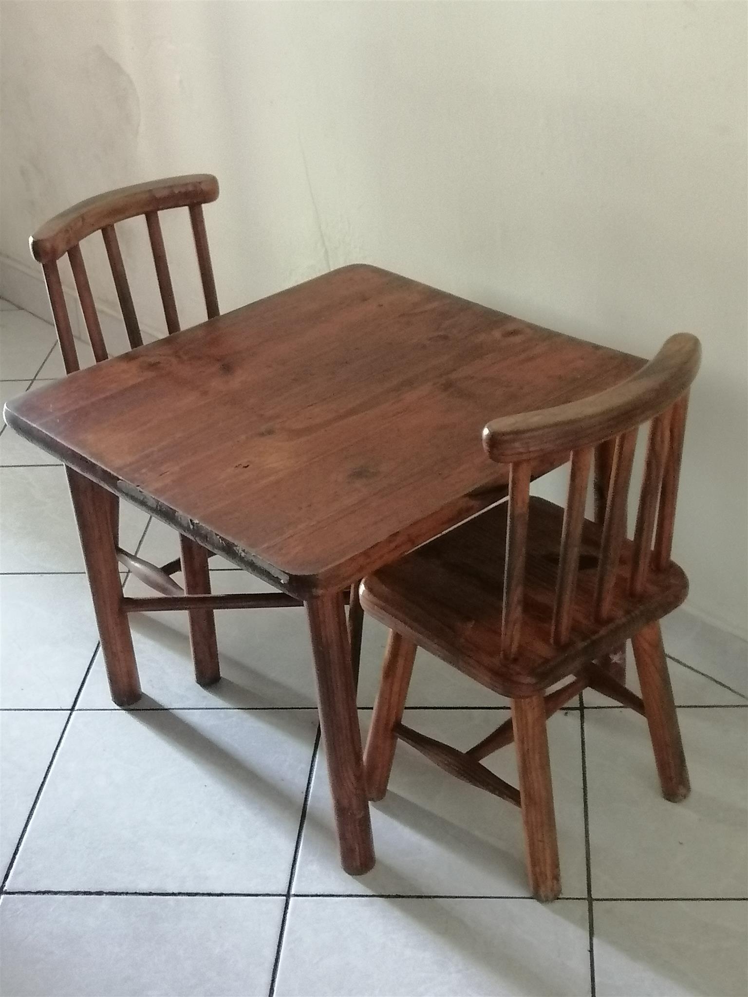 second hand childrens table and chairs