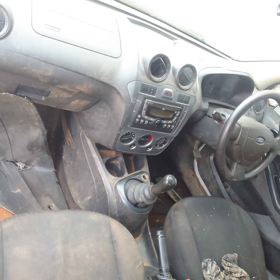 Stripping Ford Figo 1.5 Tdci diesel For Spares