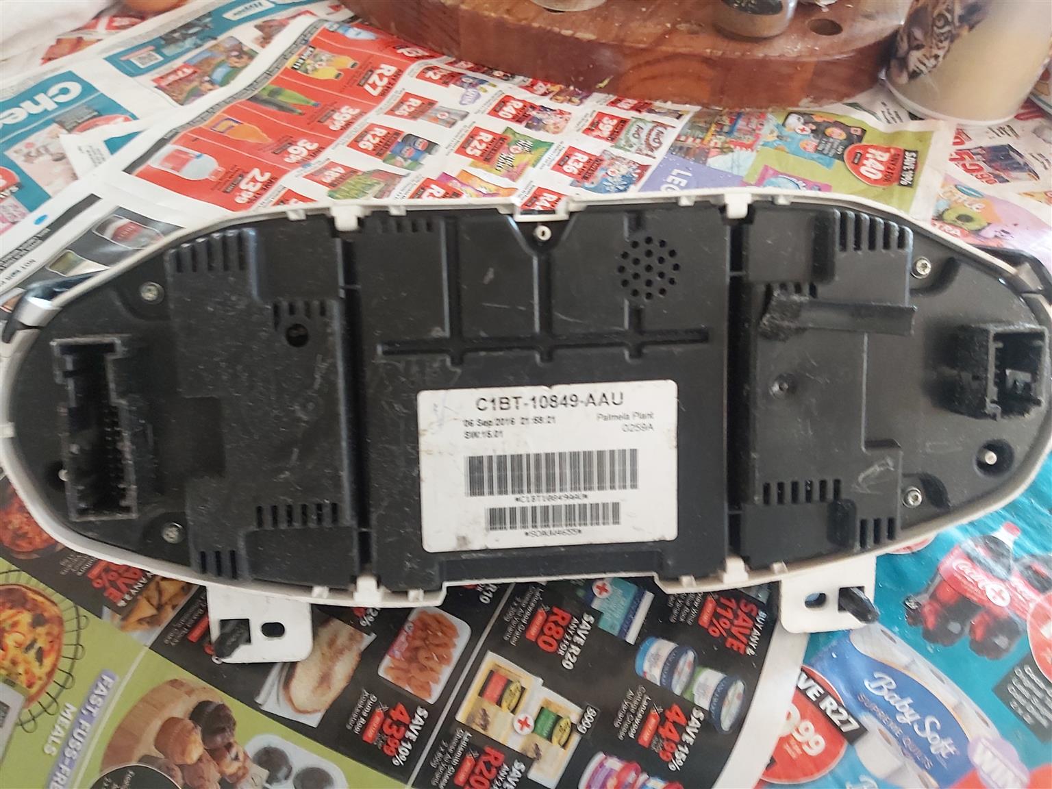 Ford focus Speedometer cluster - Private Seller Ford focus Speedometer cluster - Private Seller