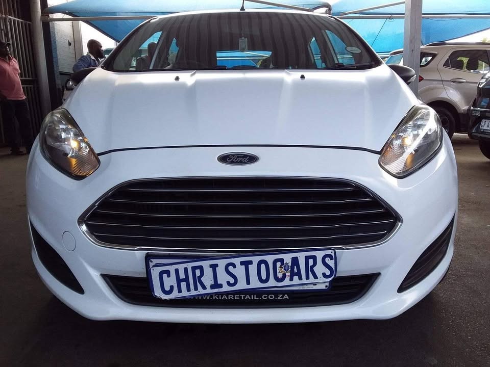 2016 Ford fiesta Eco-Boost hatchback automati 2016