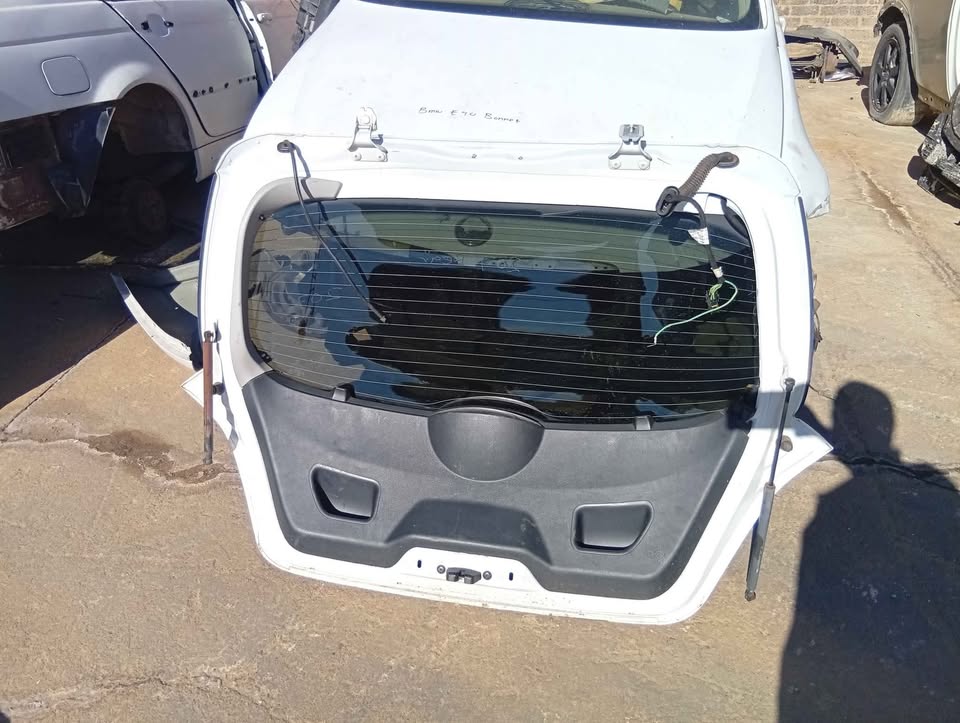Peugeot 207 tailgate for sale
