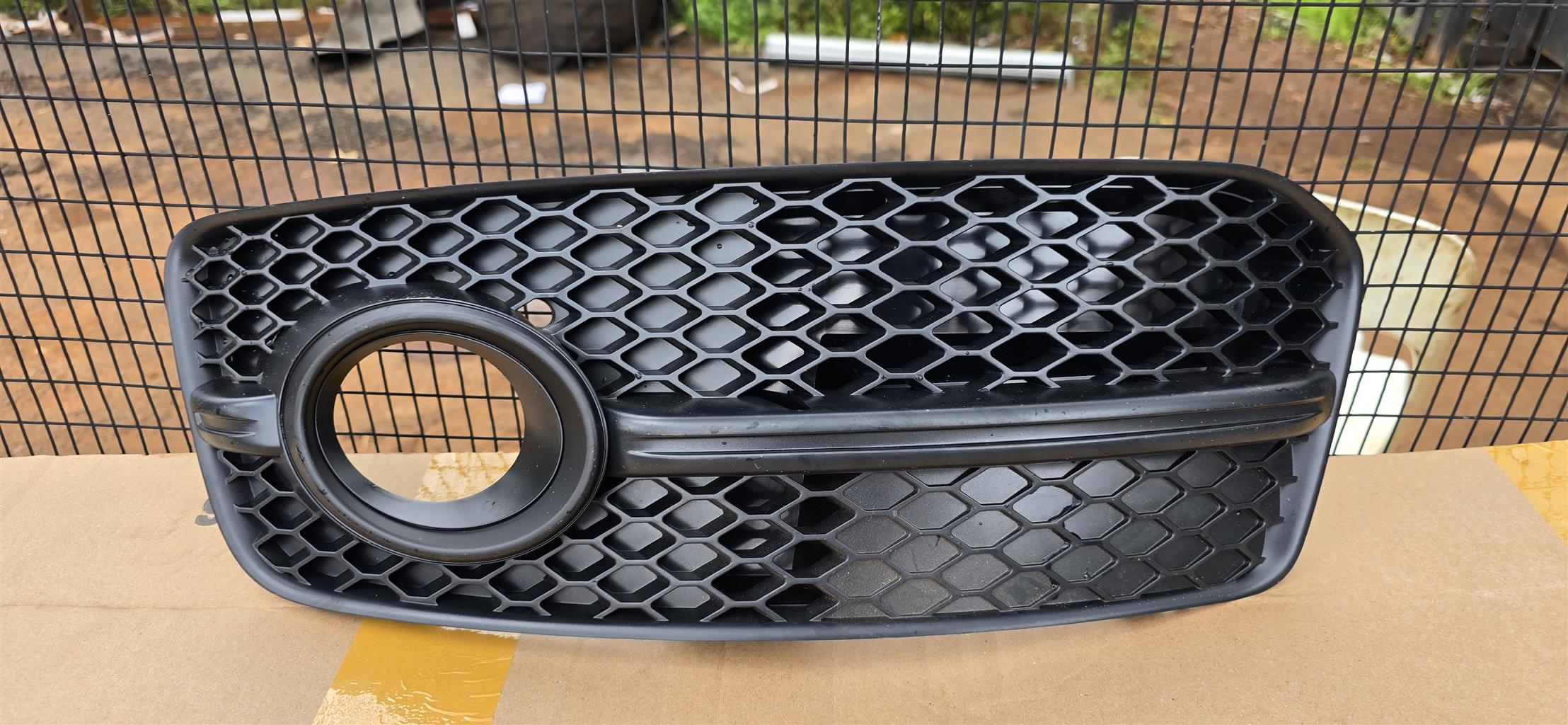 New stock arrivals Oem brand new Right side fog grill q5 2010 s line 8R0807681 - Private Seller New stock arrivals Oem brand new Right side fog grill q5 2010 s line 8R0807681 - Private Seller