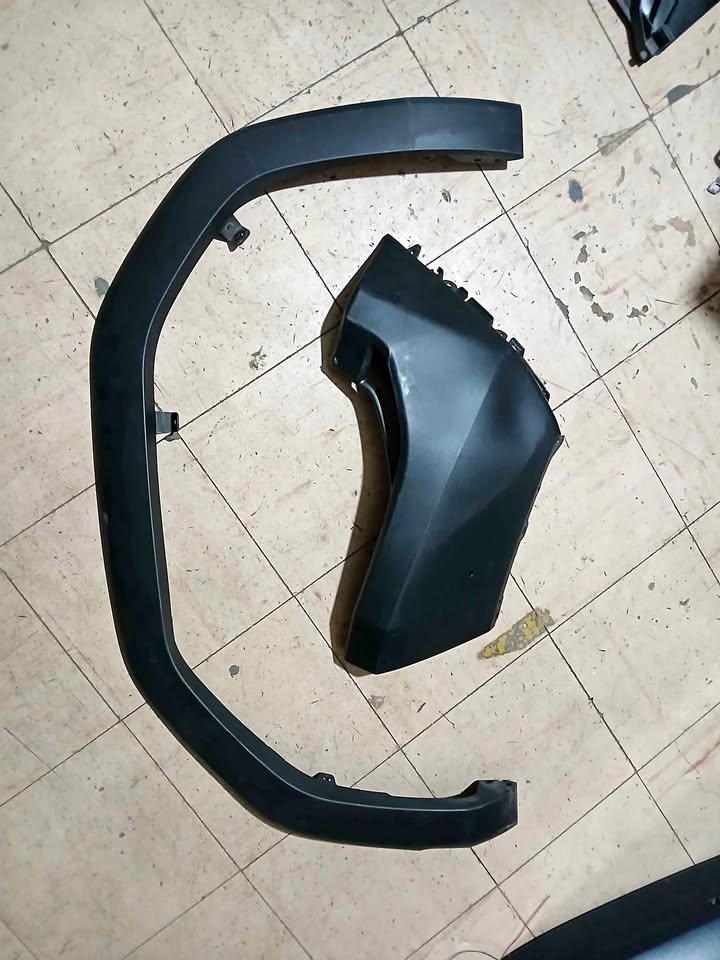 Toyota land cruiser wheel arch - Private Seller Toyota land cruiser wheel arch - Private Seller