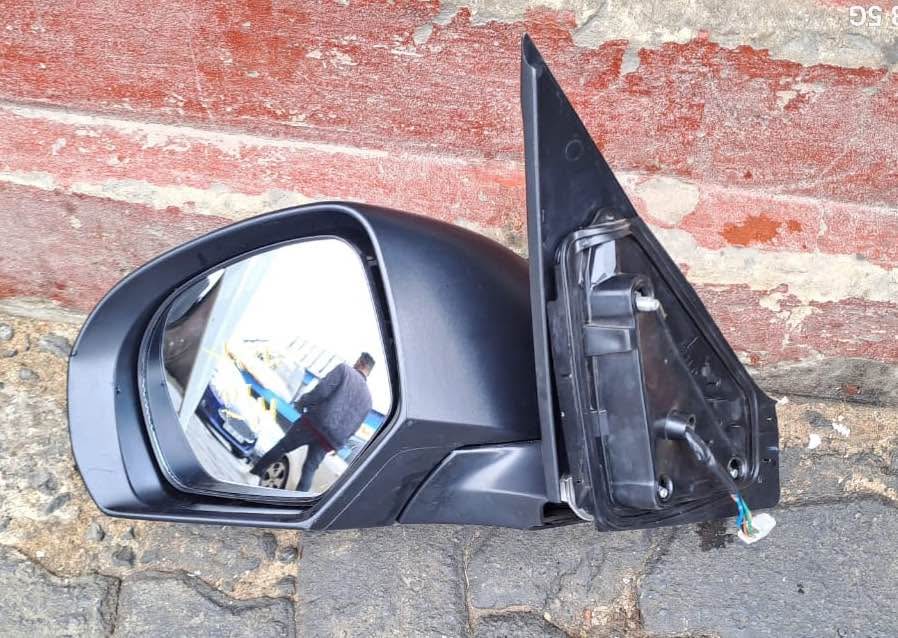 Suzuki Swift side mirror - Private Seller