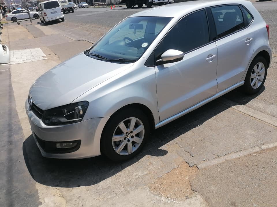 2012 Volkswagen polo 6 1.4 Comfortline Hatchback with a Nice interior seat