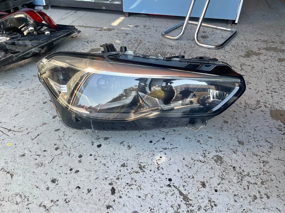 BMW G05 headlight RHS