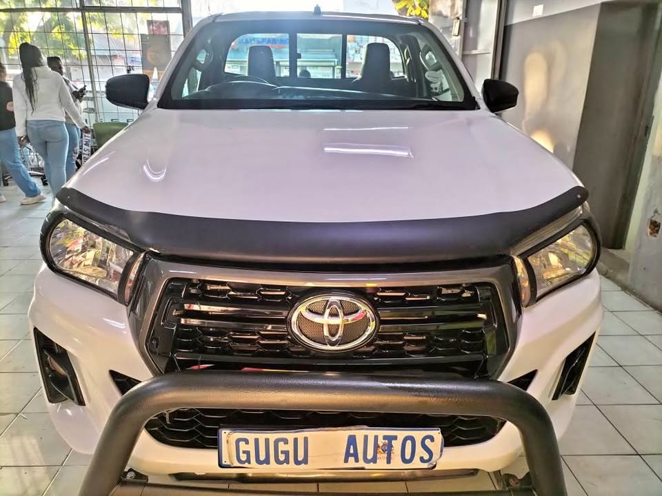 2018 TOYOTA HILUX 2.4 GD6 4X2 SINGLE CAB MANUAL  DIESEL ENGINE   135,000KM