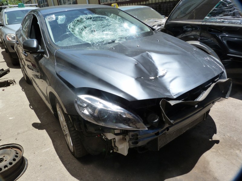 Volvo V40 T3 Excel Manual Grey - 2014 STRIPPING FOR SPARES - Private Seller