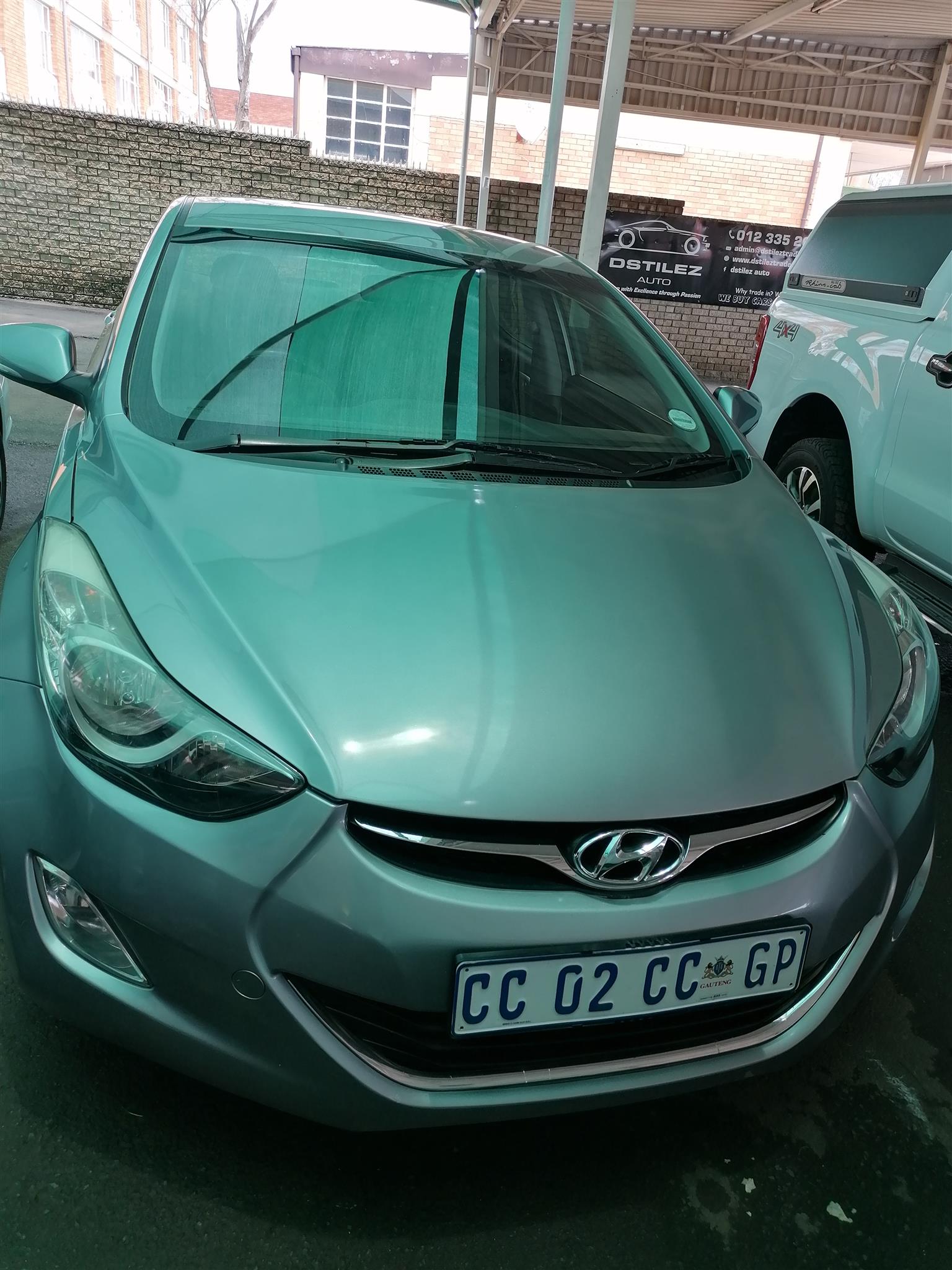 2012 Hyundai elantra 1.6 GLS silver color with 78000km 