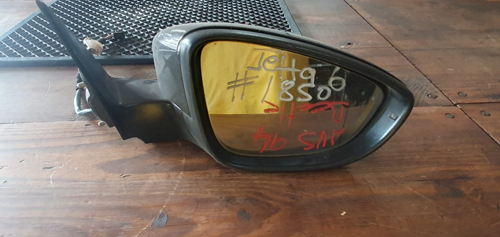 Vw Jetta 6 R/side door mirror - Private Seller