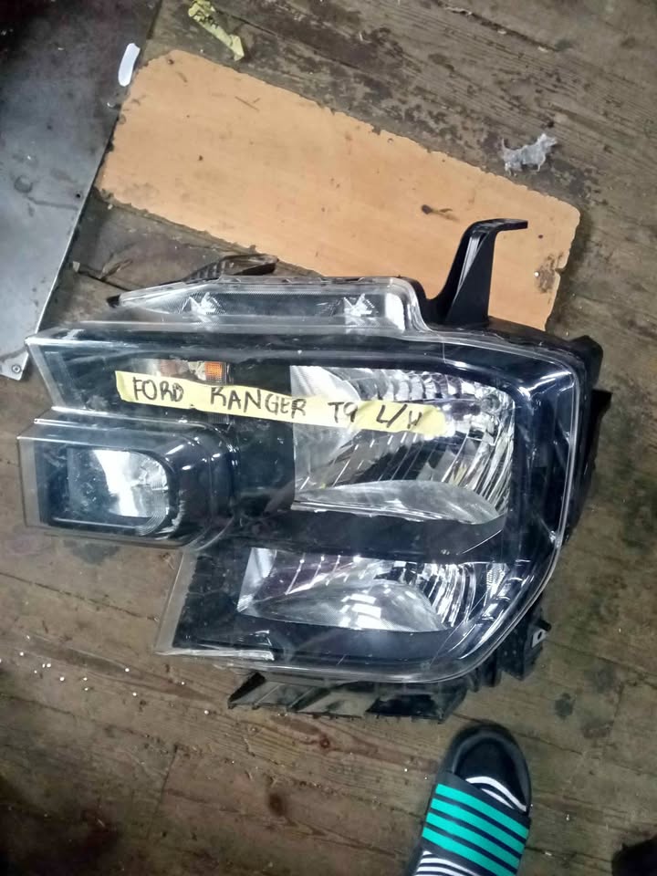 Ford Ranger T9 NORMAL headlight left side for sale - Private Seller Ford Ranger T9 NORMAL headlight left side for sale - Private Seller