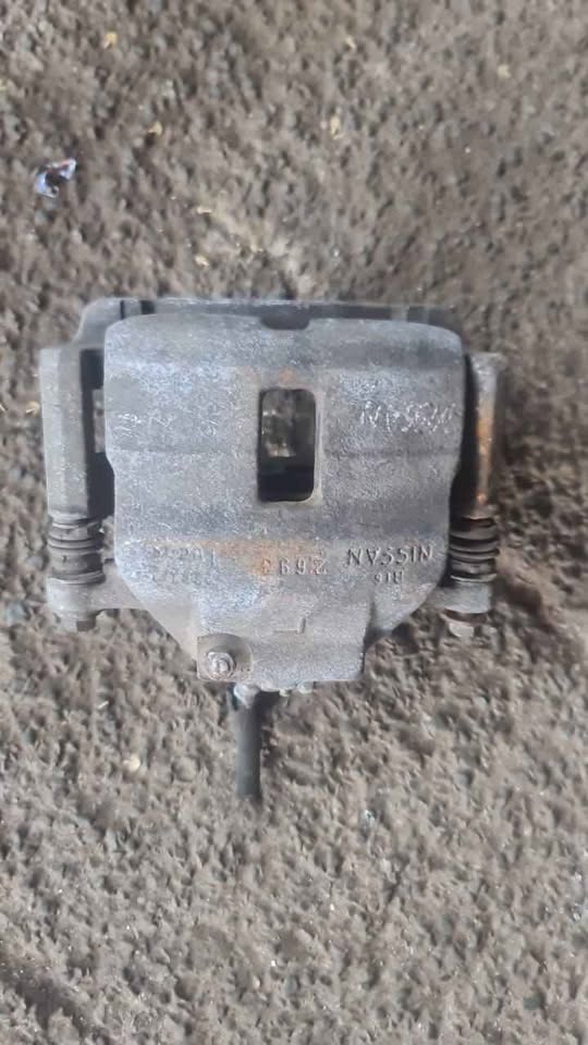 Nissan brake caliper Left Hand Side - Private Seller Nissan brake caliper Left Hand Side - Private Seller