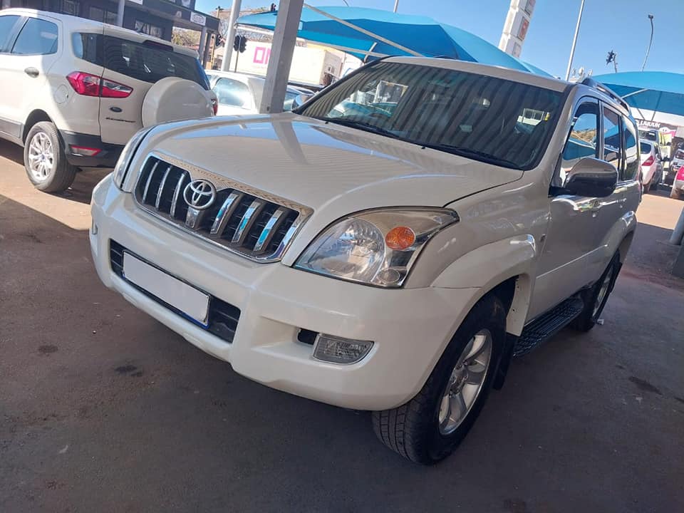 2006 TOYOTA LAND CRUISER PRADO 4.0 V6 186 000KM WHITE COLOR AUTOMATIC PETROL