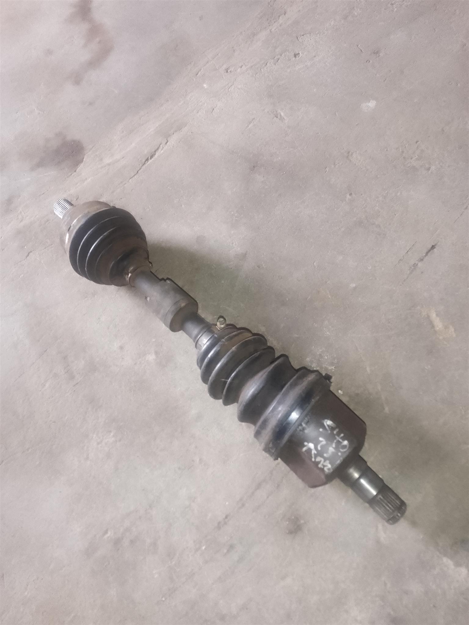 $$LEFT MANUAL DRIVE SHAFT FOR VOLVO S40 2.0 ON SALE. - Private Seller