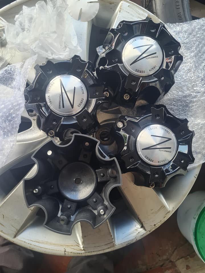 Bakkie caps size 17 for 6 holes mags aset
