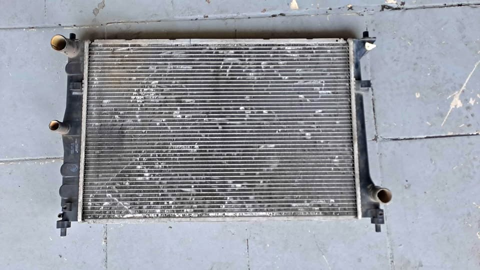 Radiator Ford Territory 4.0L - Private Seller Radiator Ford Territory 4.0L - Private Seller