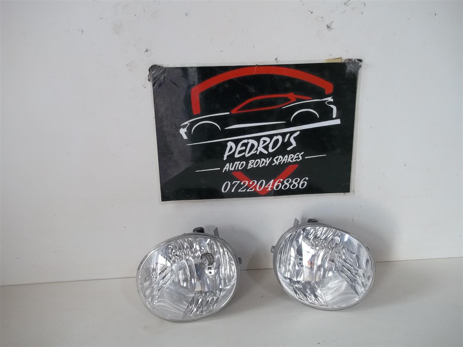 Toyota Voxy fog lights set - Private Seller Toyota Voxy fog lights set - Private Seller