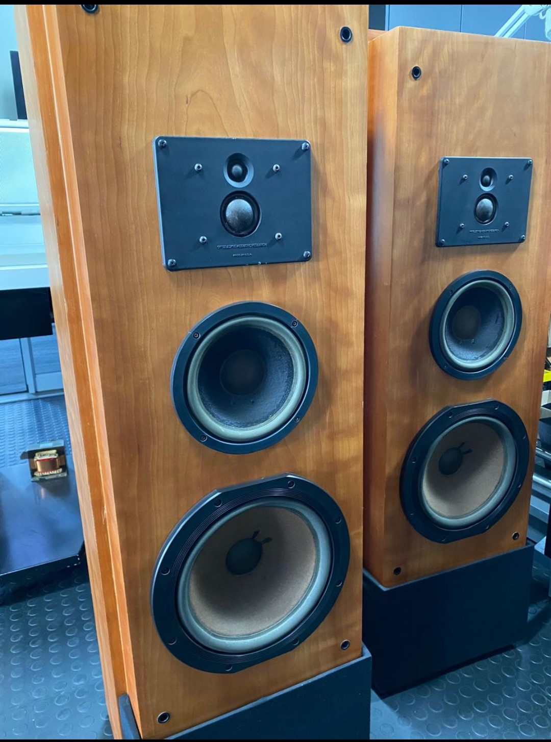 AR 9LS LOUDSPEAKERS